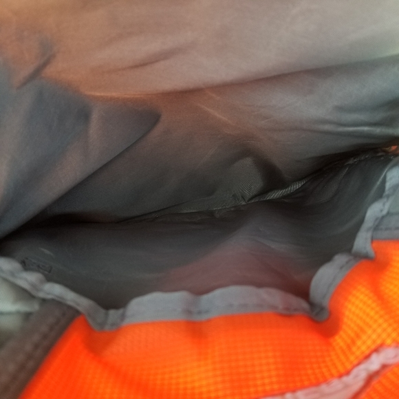 High Sierra Back Suspension Strap Tech Spot Backpack - Picture 7 of 15